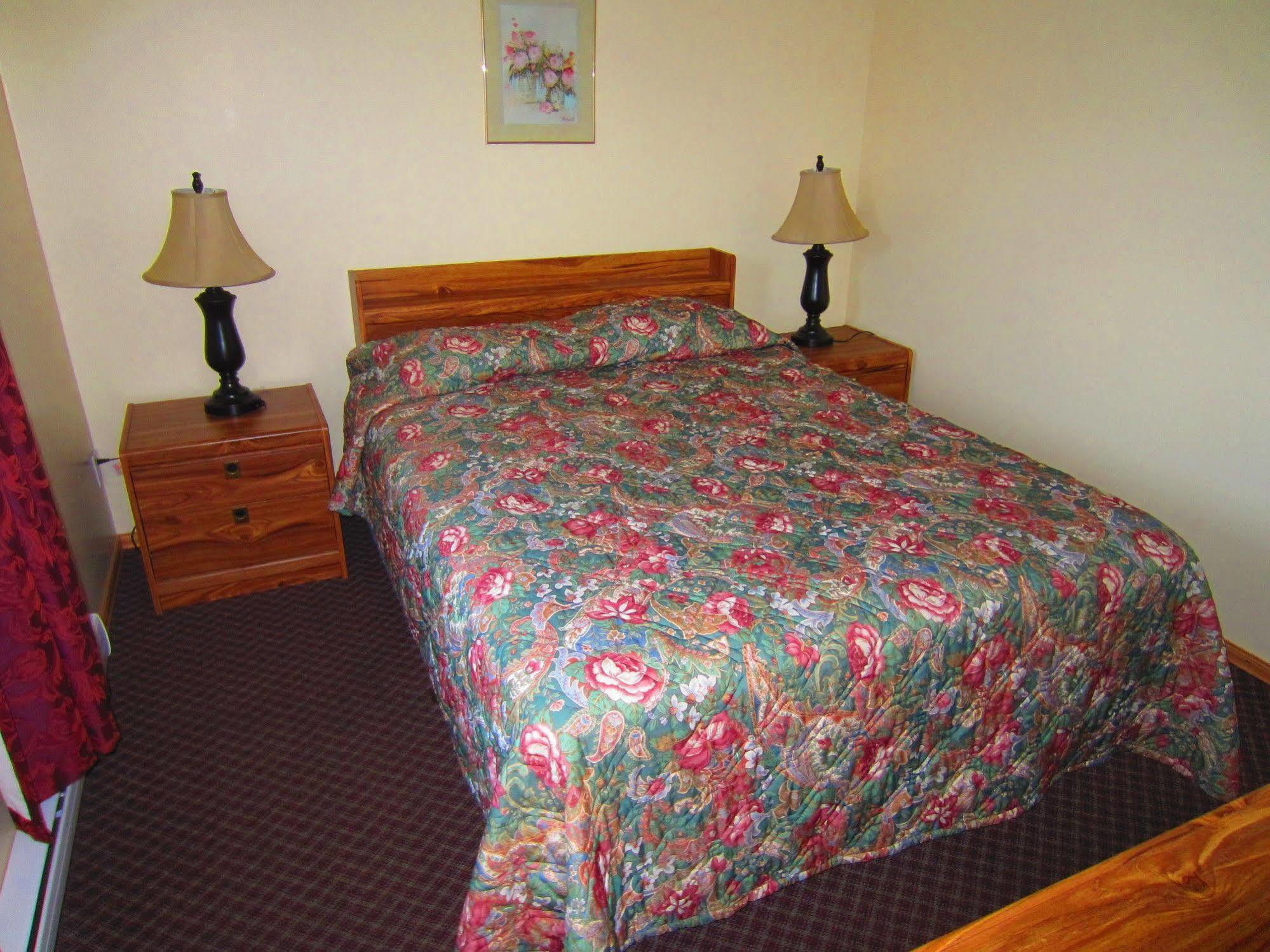 Black Sea Motel Penticton Exterior foto