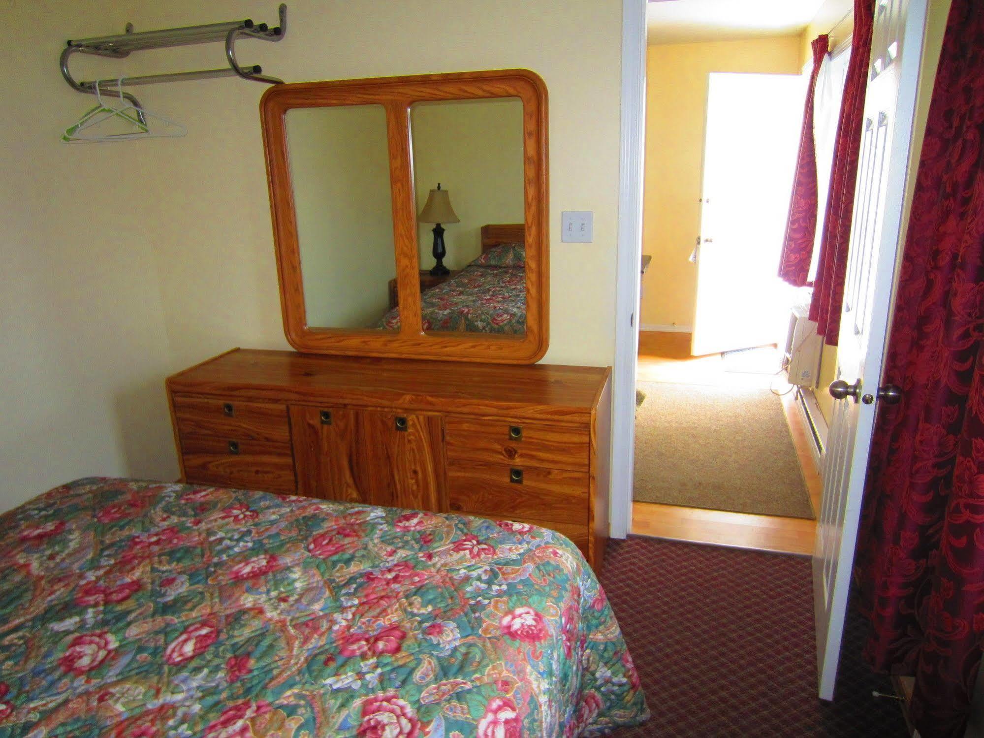 Black Sea Motel Penticton Exterior foto
